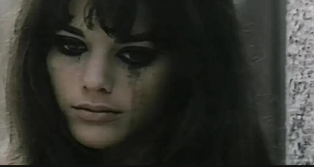 再见金钱，前往贫困村